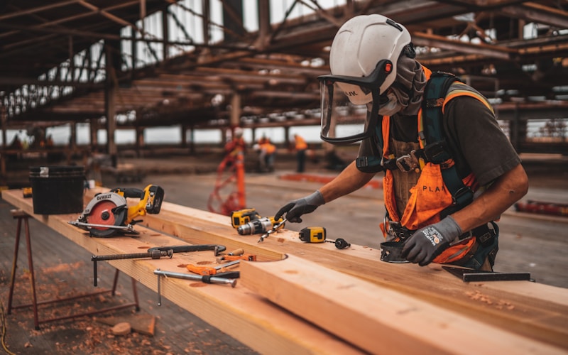 Installation Floater vs Inland Marine: Which One Covers Your Materials on the Roof
