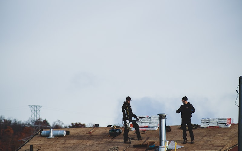 Why Most Retail Agents Can't Place a $5M Commercial Roofing Account